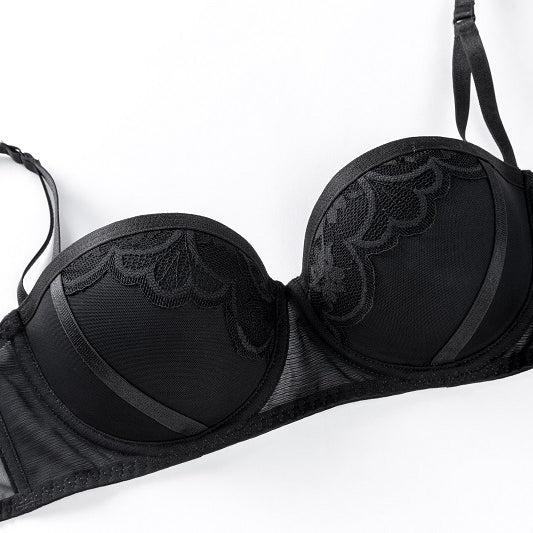 Komplet bielizny z subtelnymi zdobieniami na specjalne okazje Suphiye