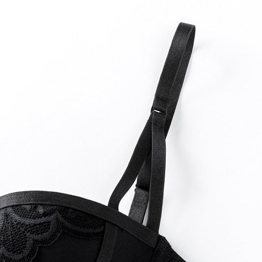 Komplet bielizny z subtelnymi zdobieniami na specjalne okazje Suphiye