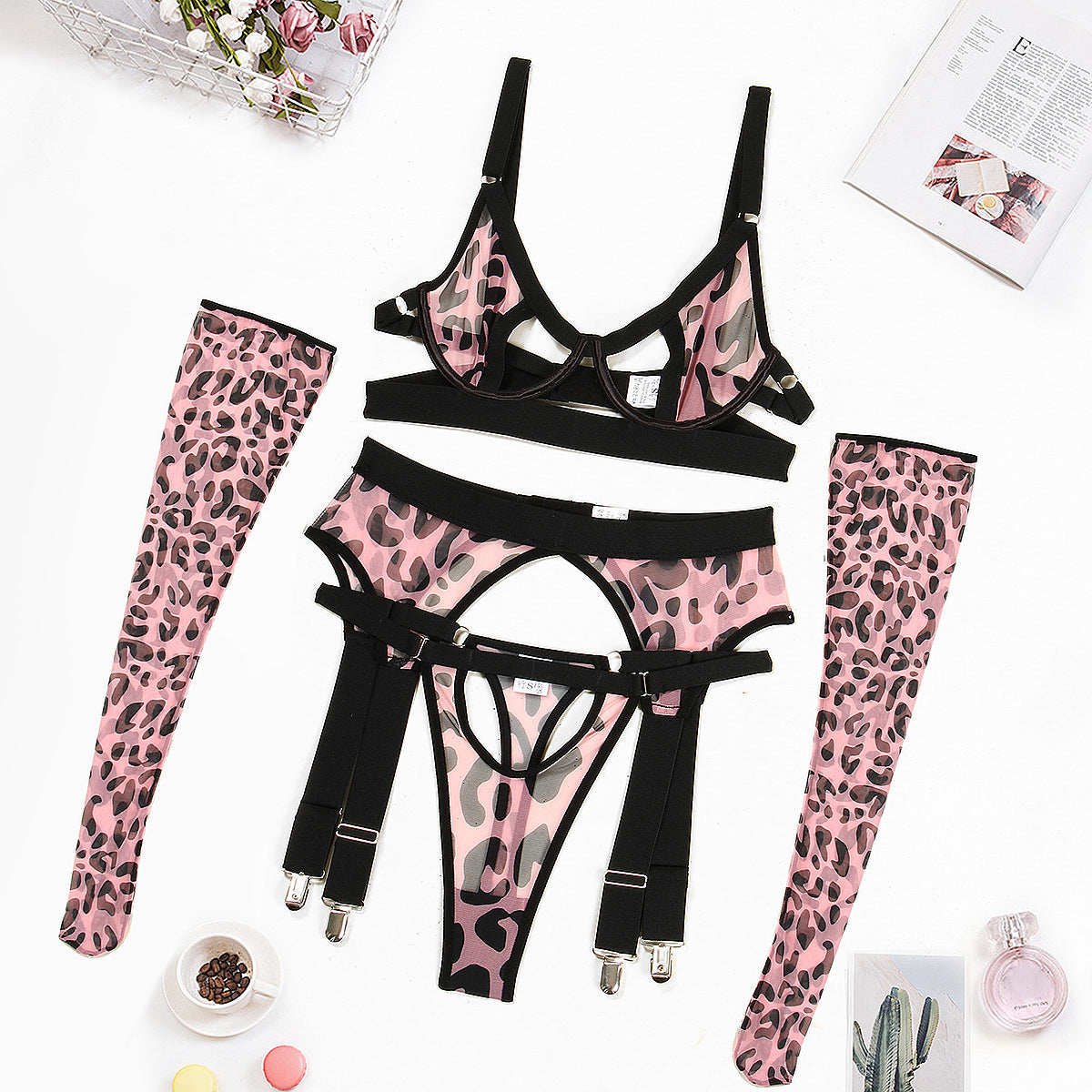 Komplet bielizny z wycięciami z dopasowanego materiału Gentjana Multikolor