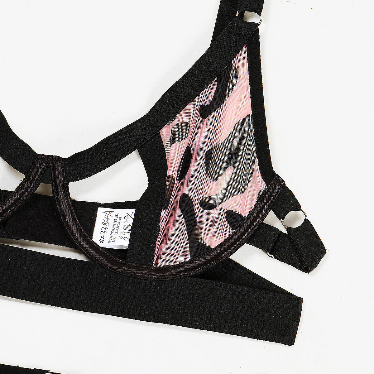 Komplet bielizny z wycięciami z dopasowanego materiału Gentjana