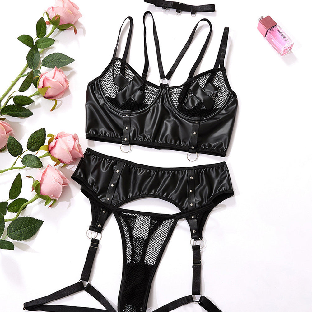 Komplet bielizny z siateczkowymi wstawkami na romantyczne chwile Veronika Czarny