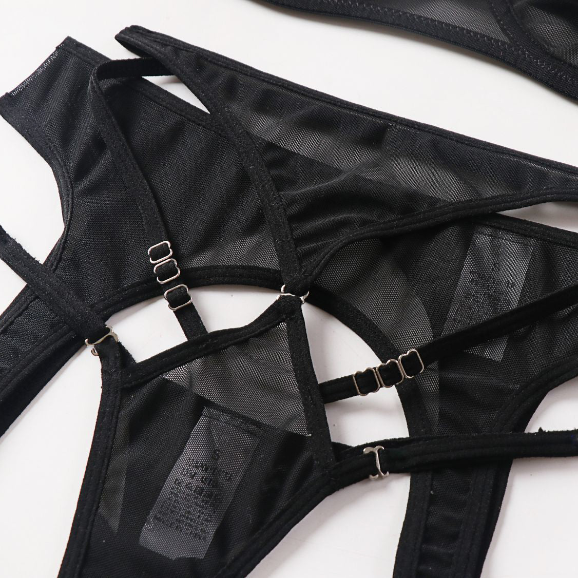 Pas do pończoch z zestawem na romantyczne wieczory Chihoko