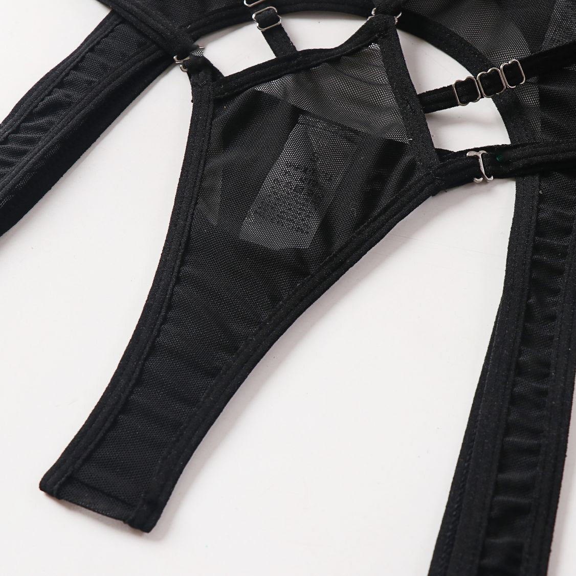 Pas do pończoch z zestawem na romantyczne wieczory Chihoko