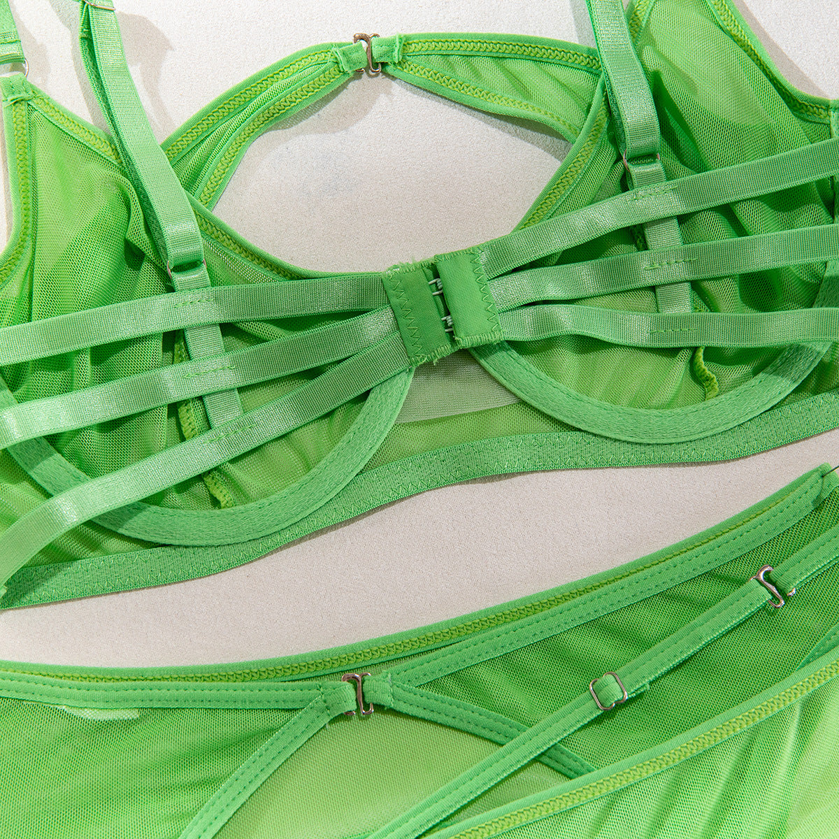 Pas do pończoch z zestawem na romantyczne wieczory Chihoko