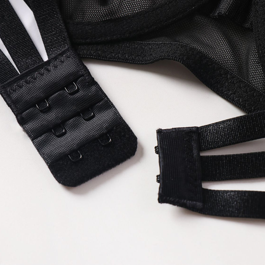 Pas do pończoch z zestawem na romantyczne wieczory Chihoko