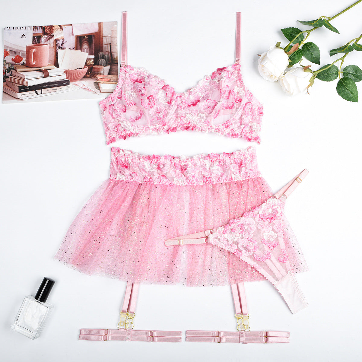 Komplet bielizny z delikatnymi zdobieniami na każdą okazję Idalina Różowy