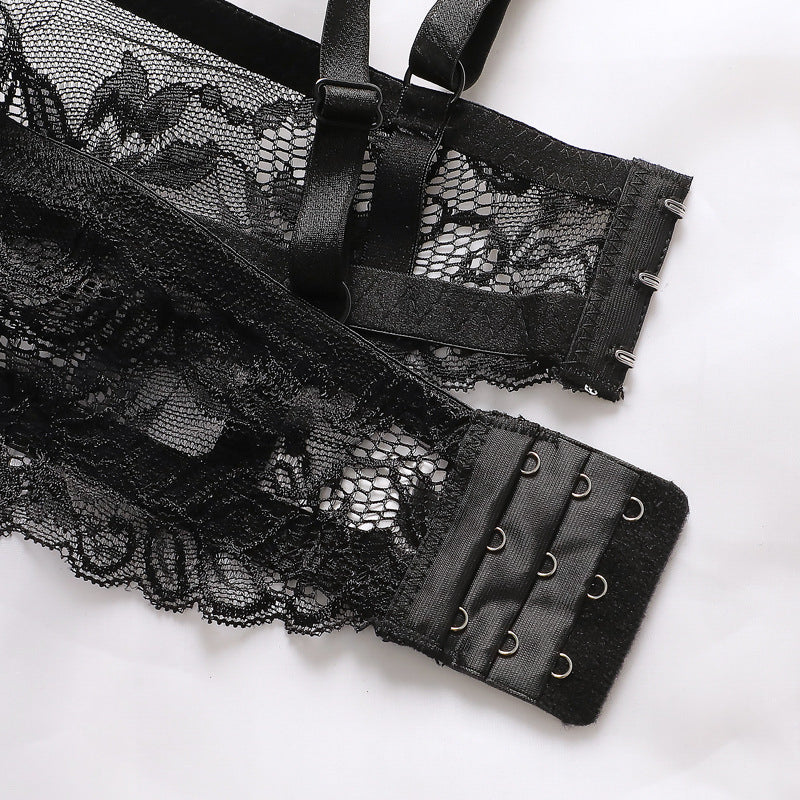 Biustonosz push-up koronkowy podkreślający dekolt Marielene